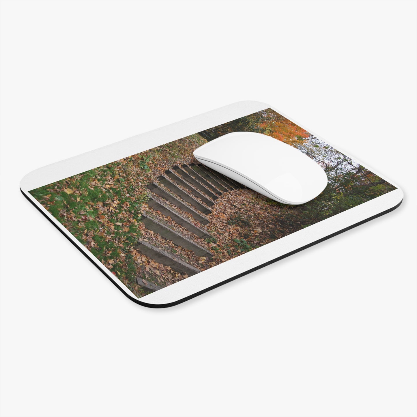 Scenic Fall Leaves Mouse Pad - Nature-Inspired Desk Accessory